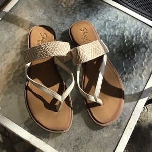 Sketchers sandals